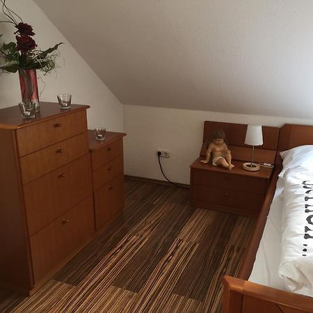 Gaestezimmer Hausaeckerweg Erlangen Exterior foto