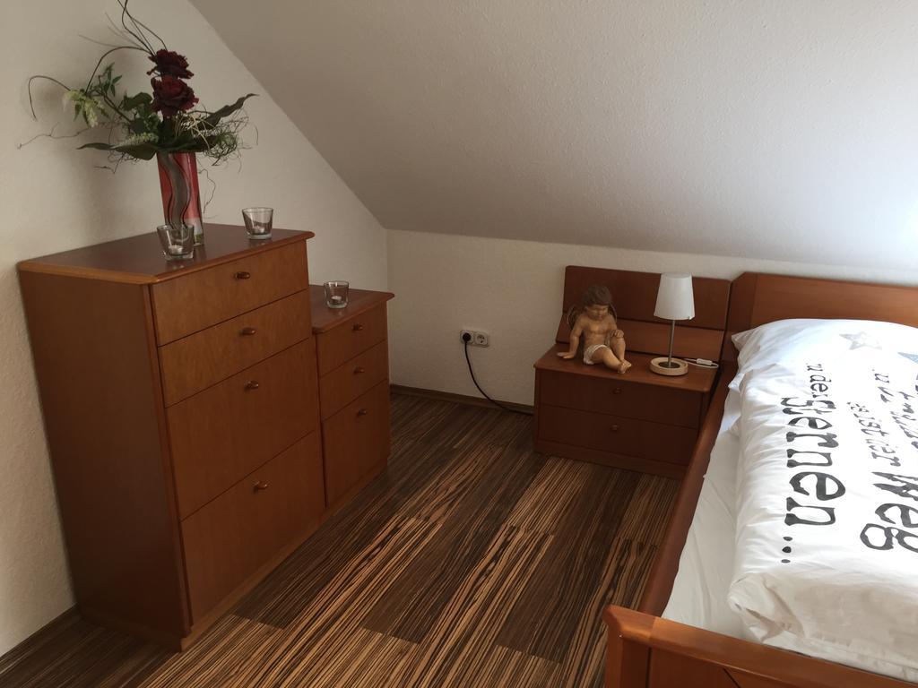 Gaestezimmer Hausaeckerweg Erlangen Exterior foto